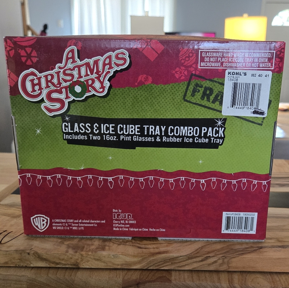 A Christmas Story Glass & Ice Cube Tray Combo - NWT - Picture 5 of 6